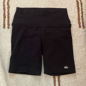 AloYoga 7” airbrush biker short